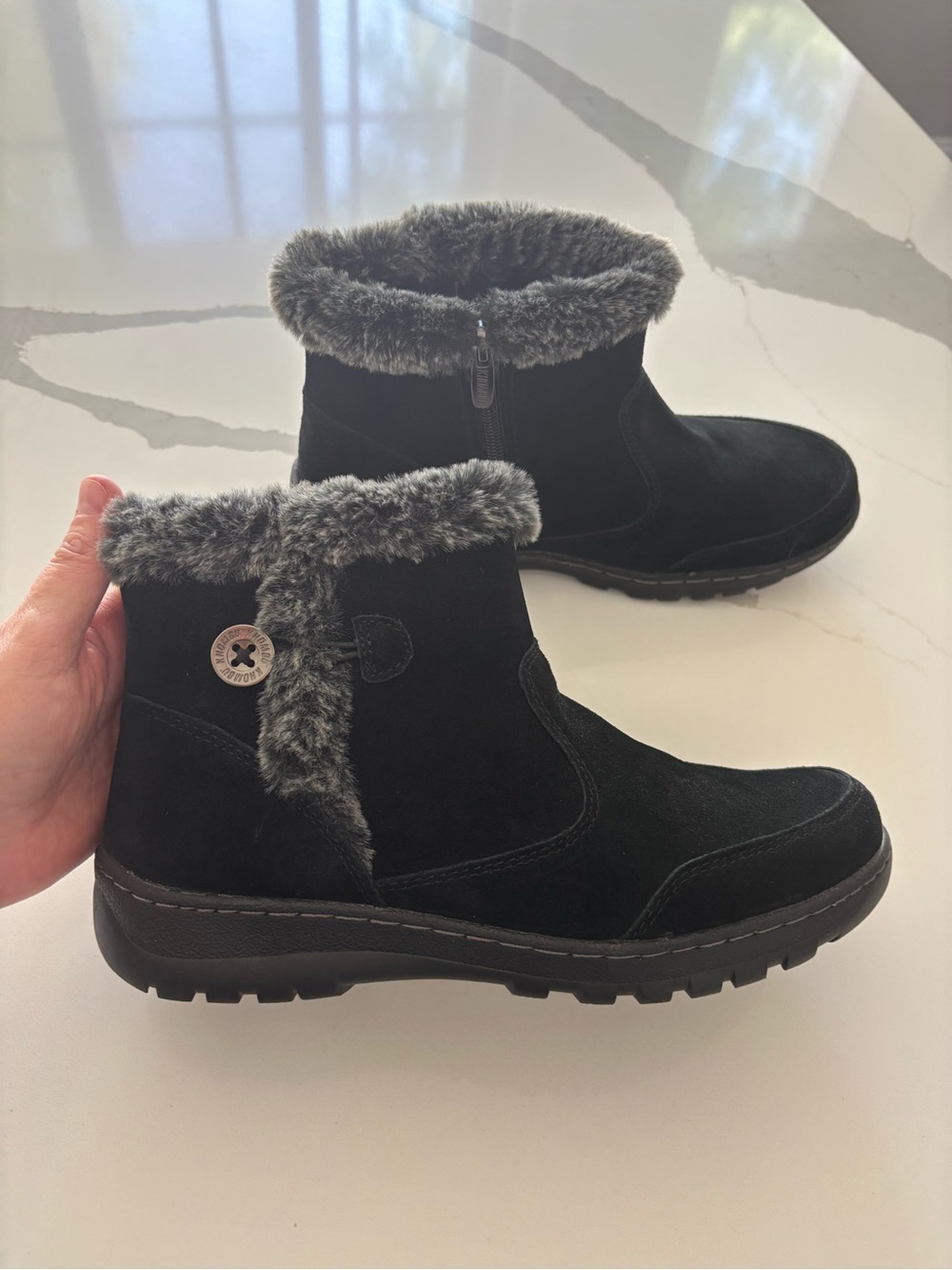 AEROSOLES Black Faux-Fur Trim Winter Ankle Boots… Great Condition.. No Box